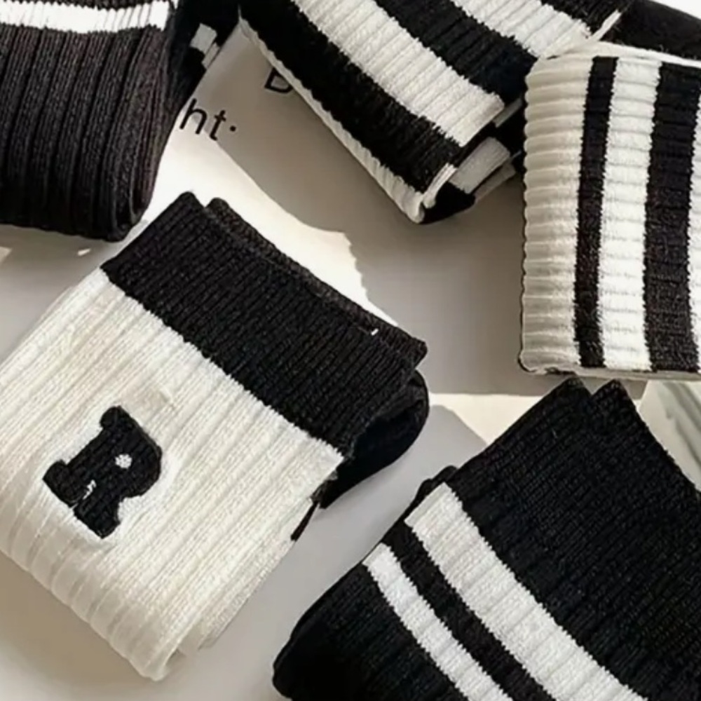 5 pairs black & white socks - Picture 3 of 4